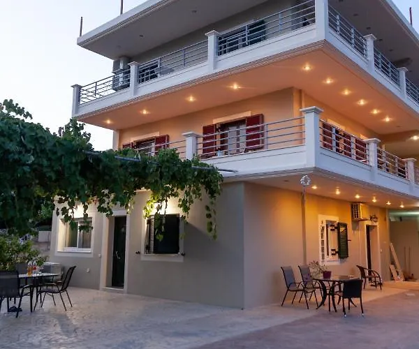 Tsoutsis Apartment *