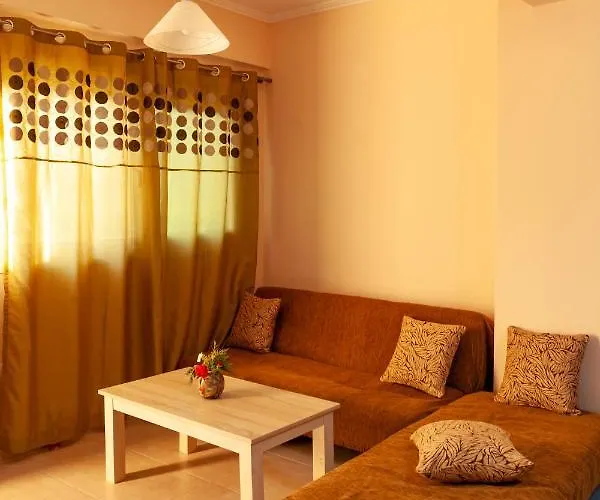 Tsoutsis Apartment *