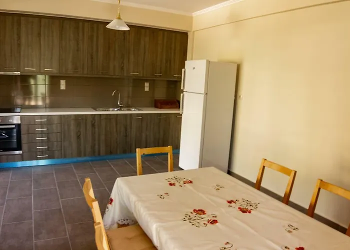 Tsoutsis Apartment *