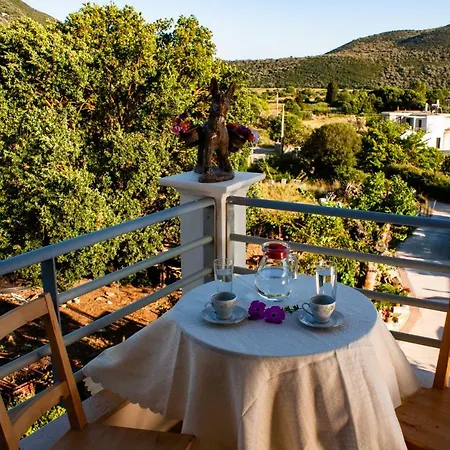 Tsoutsis Lägenhet *