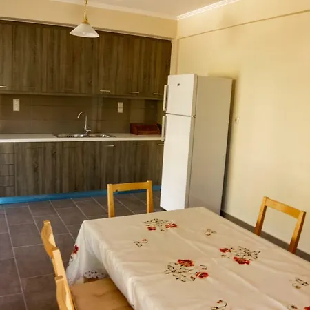 Tsoutsis Apartment *
