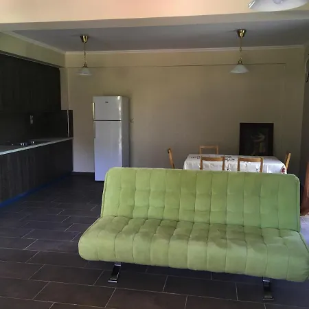 Apartment Tsoutsis *